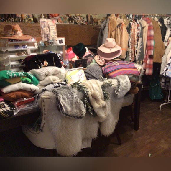 BOHO SUNDAY 2/8🙌🌼🙌 2:40 pst - Picture 4 of 16